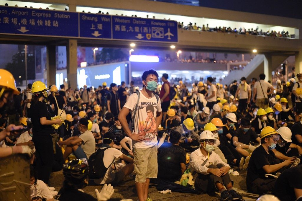 Pressure grows on Hong Kong over extradition bill