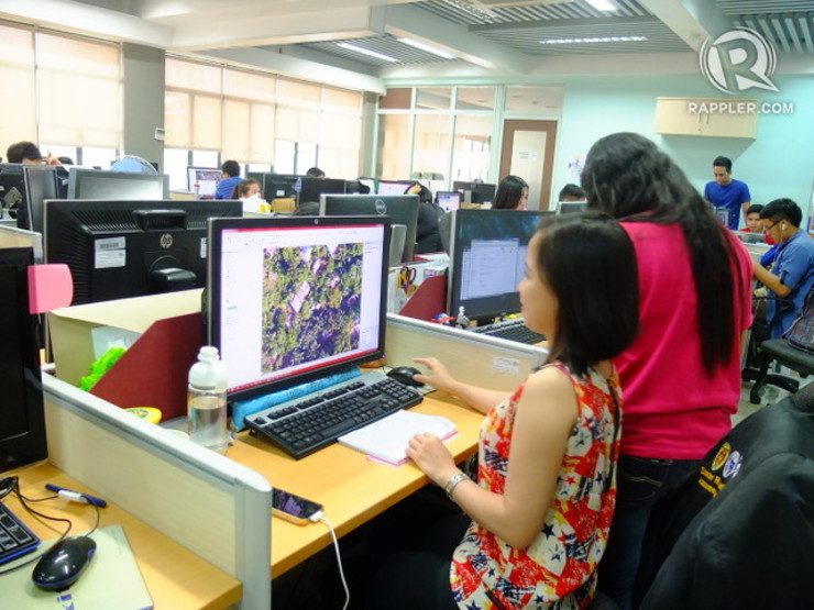 WHERE MAPS ARE MADE. Research analysts from DOST's Project NOAH DREAM program process data to generate hazard maps for LGUs