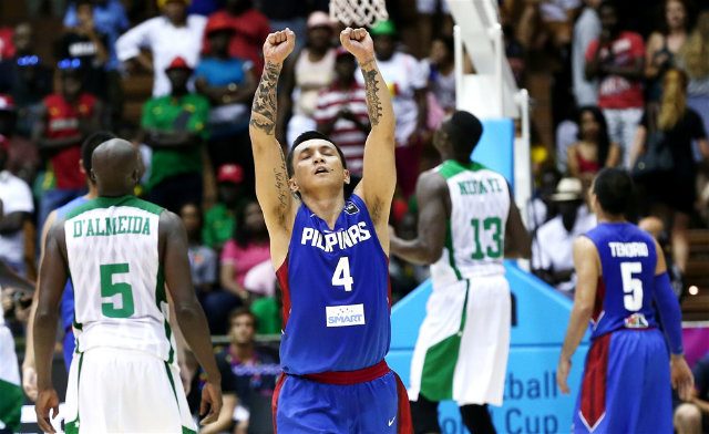 CAPTAIN. Jimmy Alapag proves to be the heart and soul of Gilas Pilipinas. File photo  