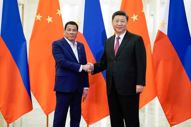 CLOSE TIES. Philippine President Rodrigo Duterte and Chinese President Xi Jinping pose prior to a bilateral meeting at the Great Hall of the People in Beijing on April 25, 2019. Malacañang photo 