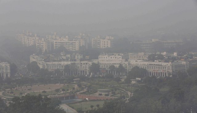India’s smog-shrouded capital pulls cars off roads