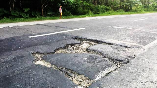 LOOK: Defective highway in Camarines Sur unsafe for motorists