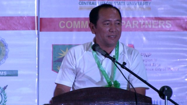 AGRARIAN REFORM. Nueva Ecija vice gubernatorial candidate Raymond Sarmiento says he will ban imported rice and other goods in the province to increase the income of farmers. Photo by Charles Salazar/ Rappler 