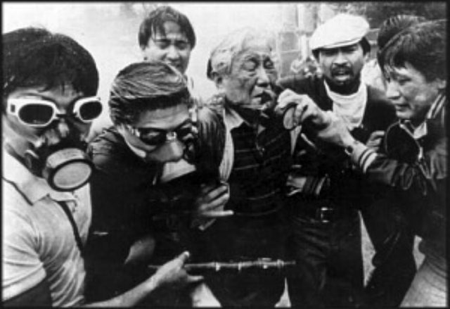 'PARLIAMENT OF THE STREETS.' Former senator Lorenzo Tañada at the Welcome Rotonda rally in 1984. Photos courtesy of Toby Tañada  