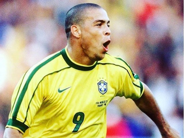 RONALDO. Penyerang Brasil Ronaldo membawa tim Samba mengantongi gelar juara Piala Dunia kelima. Foto dari instagram @fifaworldcup 