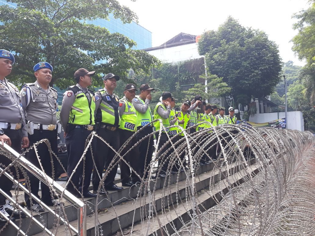 Sidang vonis Buni Yani, Ratusan orang geruduk gedung pengadilan
