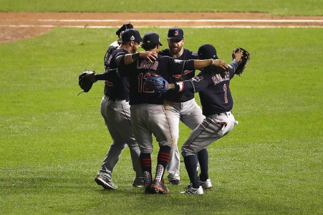 Indians edge Cubs to seize World Series lead
