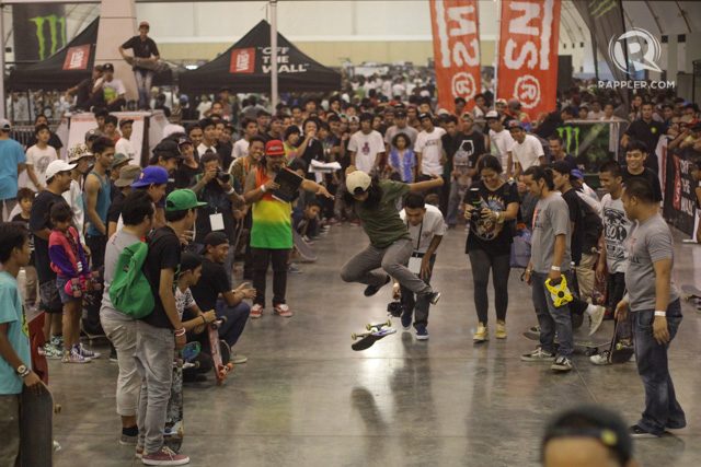 Thousands of skaters filled PICC. Photo by Mark Cristino/Rappler 
