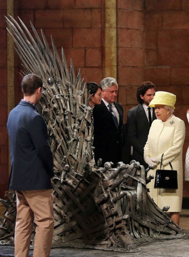 Queen Elizabeth visits ‘Game of Thrones’ set, doesn’t sit on throne