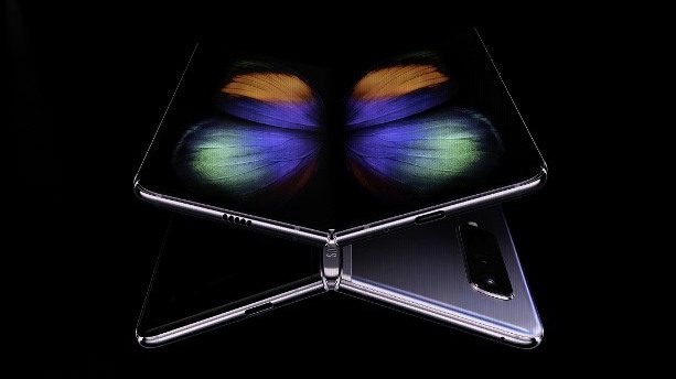 Early reviews for the Samsung Galaxy Fold trickle in