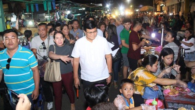 Cebu mayor Labella allows vendors to sell again on city sidewalks