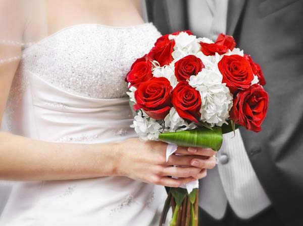 Memperkirakan biaya gaun dan kebaya pengantin