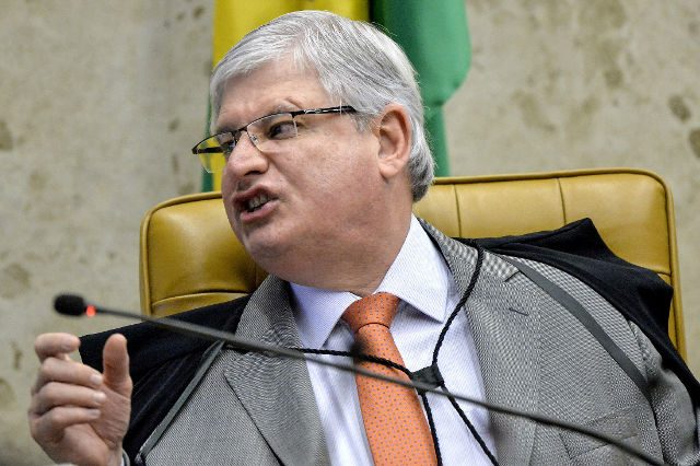 Brazil prosecutor wants arrest of Senate boss, ex-president – reports