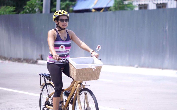 WATCH: Getting around the city on two wheels