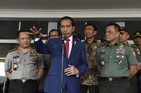Jokowi: Penanganan korupsi, pelanggaran HAM harus dipercepat 