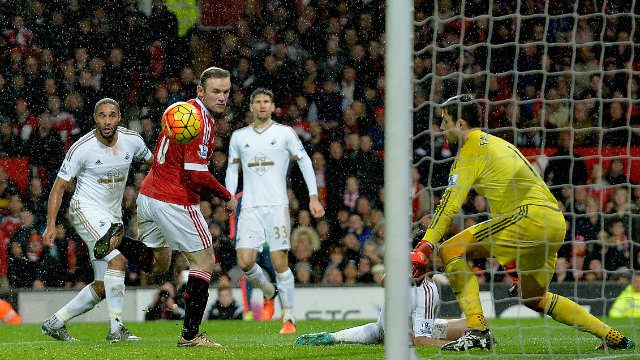 WATCH: Rooney’s amazing back-heel goal lifts Manchester United
