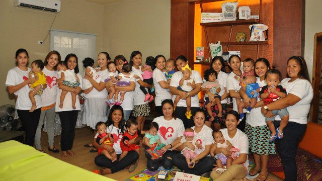 Hakab Na: 1,681 mothers simultaneously breastfeed to raise awareness
