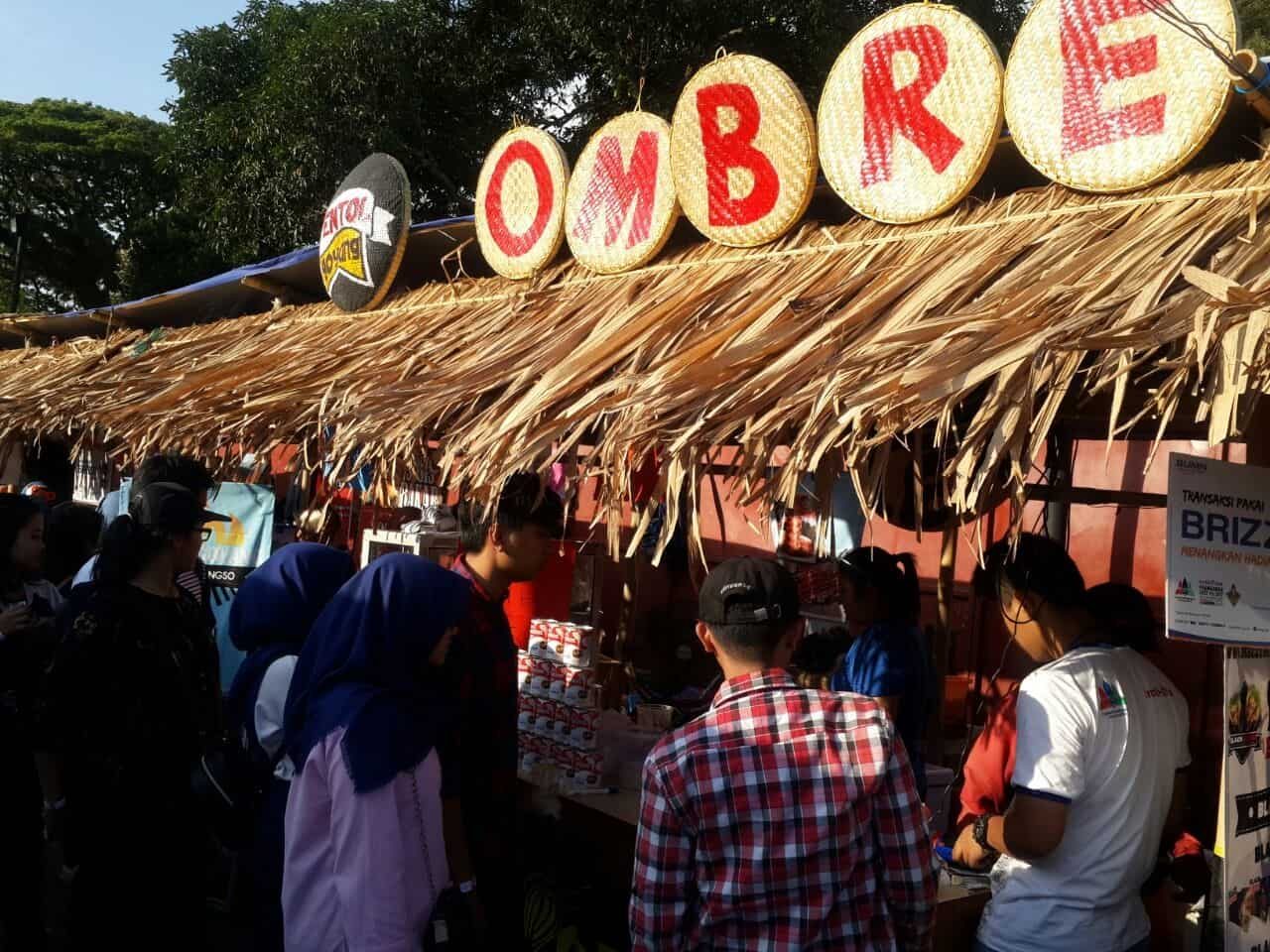 Kedai Ombre di Prambanan Jazz Festival 2017, 18-20 Agustus, juga menyajikan pilihan makanan. Foto oleh Uni Lubis/Rappler  
