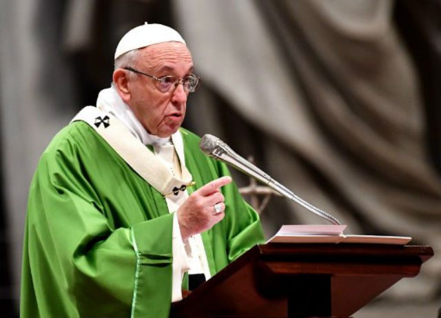 Do not fear the other, Pope Francis says on World Migrant Day
