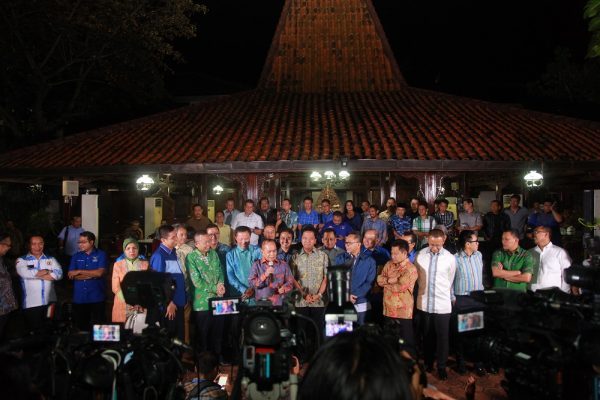 Poros Cikeas usung Agus-Sylviana, SBY pernah minta perwira TNI tak bermimpi jadi Gubernur