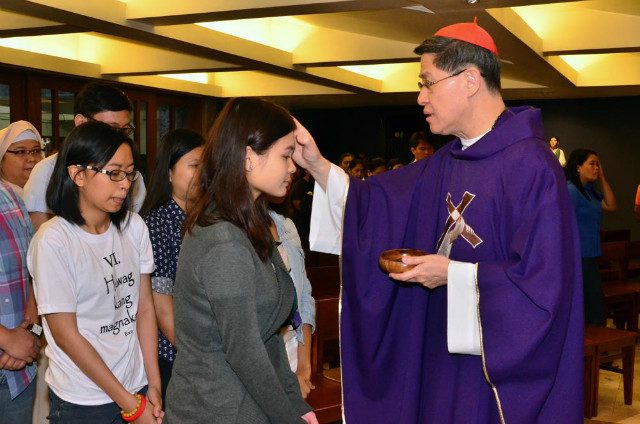 Cardinal Tagle hits false charity as Lent begins