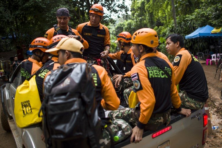 Coach of Thai boys trapped in cave offers apology to parents