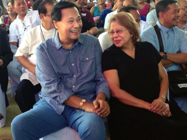 Ex-chief justice Corona joins event for Aquino ouster