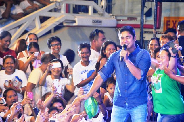 COCO MARTIN. The crowd goes wild after Coco Martin shows up on stage. Photo by Marchel P. Espina 