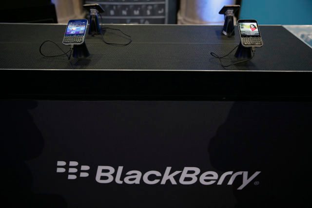 Blackberry, Samsung deny takeover report
