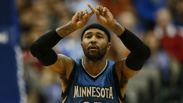 Wolves deal Williams to injury-hit Hornets