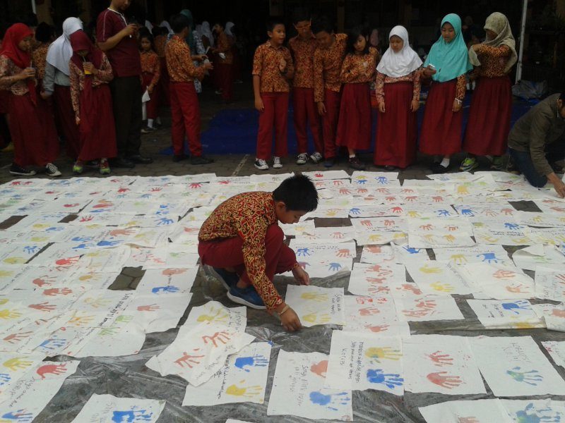 Dukung kampanye anti-korupsi, ribuan siswa SD di Bandung buat #PercaIntegritas