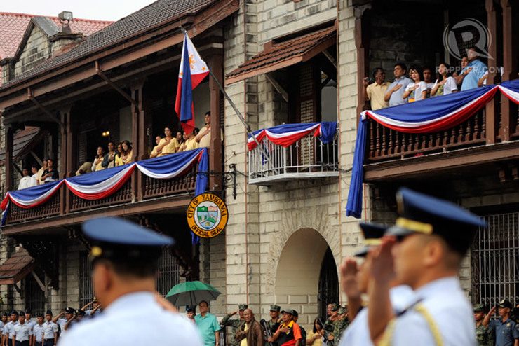 Flag-raising ceremony at the Zamboanga City Hall, 8 September 2014. LeAnne Jazul/Rappler