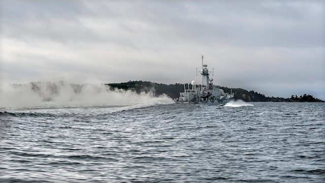 More sightings of mystery sub; Sweden warns use of force