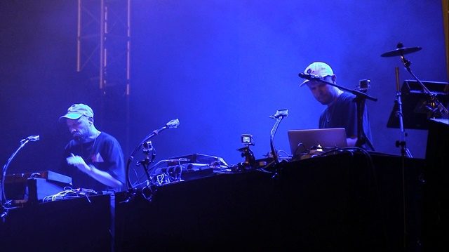 PENAMPILAN HERMITUDE. Musisi EDM dan hip hop asal Australia, Hermitude ikut mengisi acara Jakarta! We The Fest 2016. Foto oleh Jennifer Sidharta/Rappler 