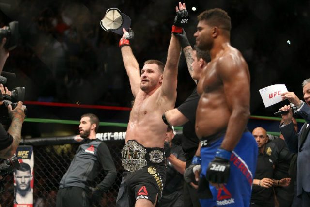 Stipe Miocic rallies back to finish Alistair Overeem at UFC 203