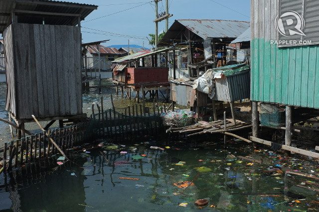 DIRTY. Many residents in Tawi-Tawi still throw their garbage into the water right below their houses 