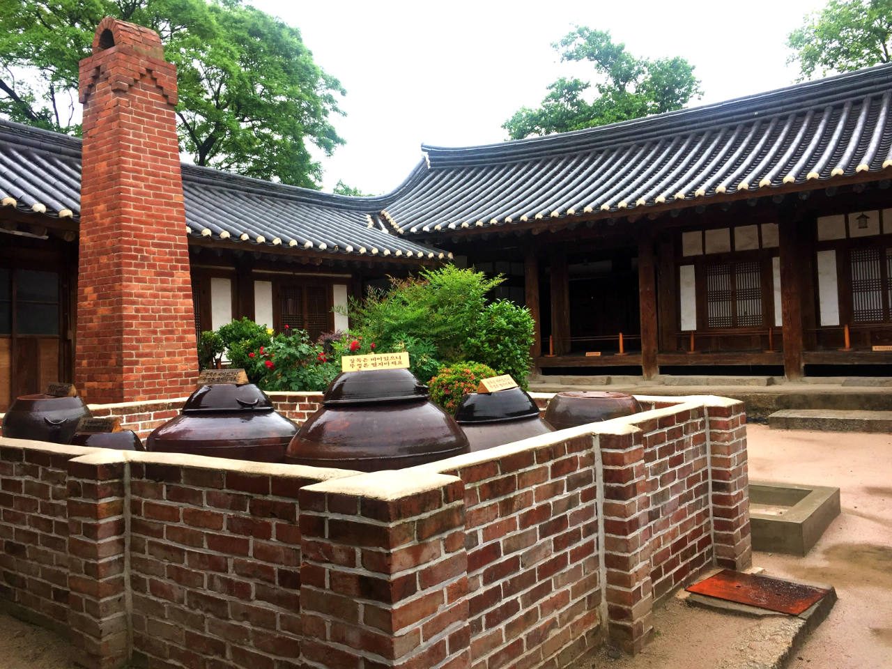 STEP INSIDE. And see for yourself how previous generations of the Choi clan lived. 