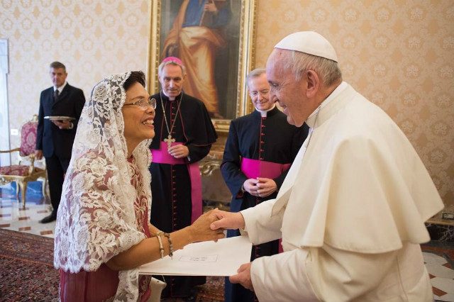 Lolo Kiko with Nanay Amba: Pope meets new PH envoy to Vatican