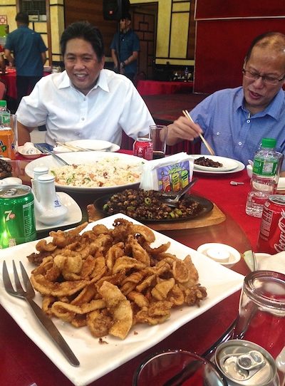GOOD FOOD. President Benigno Aquino III (left) samples his favorite dishes at a lunch he hosted for reporters at the President Grand Palace Restaurant on June 17, 2016. With him is Palace Communications Secretary Sonny Coloma. Photo by Mia Gonzalez/Rappler     