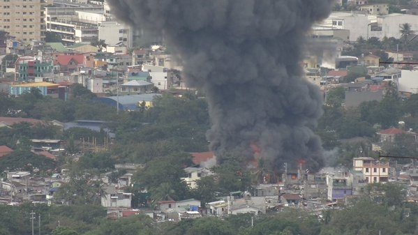 Fire hits residential area in Mandaluyong City