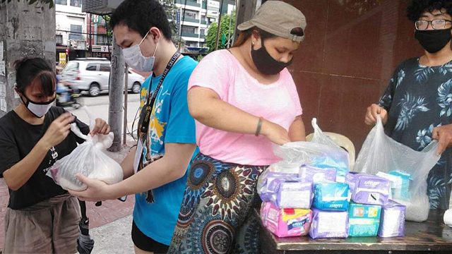 STUDENTS' NEEDS. Sagip Kabataan volunteers distribute food packs and female sanitary items to help stranded students at the University of the Philippines Diliman and Polytechnic University of the Philippines. Photos from Star Jhane Caparas and Kevin Mangayan 