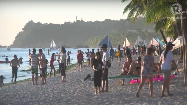 WATCH: No clear gov’t plans 2 days ahead of Boracay closure