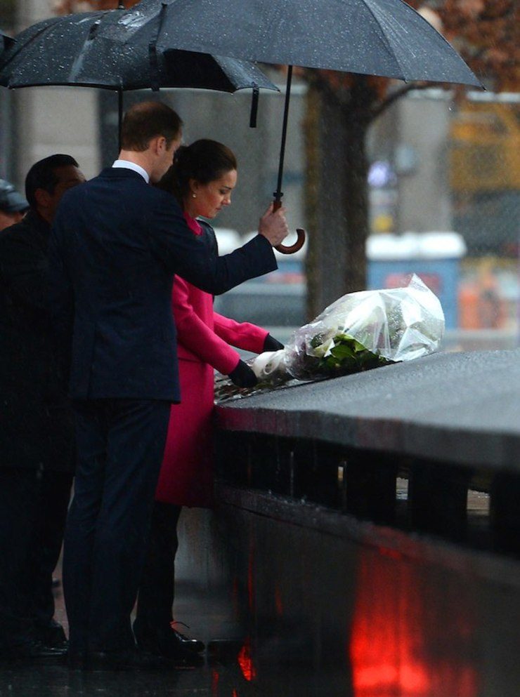 HONORING 9/11 VICTIMS. Britain's Prince William, Duke of Cambridge and Princess Catherine, Duchess of Cambridge visit the National September 11 Memorial & Museum in New York, NY, USA, December 9, 2014. Robert Sabo/Pool/EPA