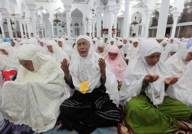 As world honors the dead, Indonesia begins tsunami memorials