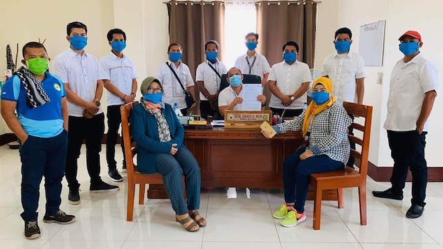 Basilan town officials donate salaries for fight against coronavirus
