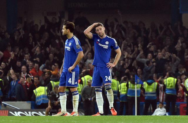 Lima gol Aguero membuat City memuncaki klasemen, Chelsea kembali tersandung