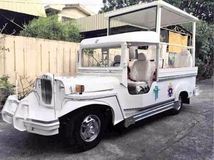 Jeepney-style popemobile for Pope Francis’ PH visit