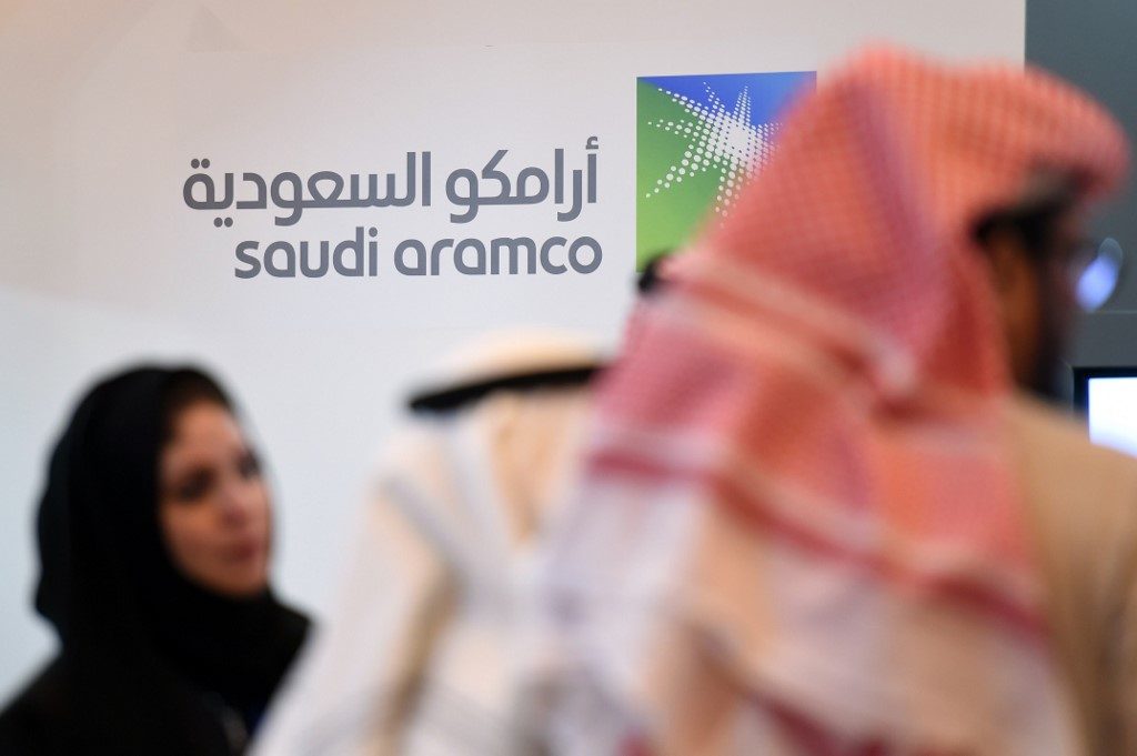 Saudi regulator approves Aramco share offering
