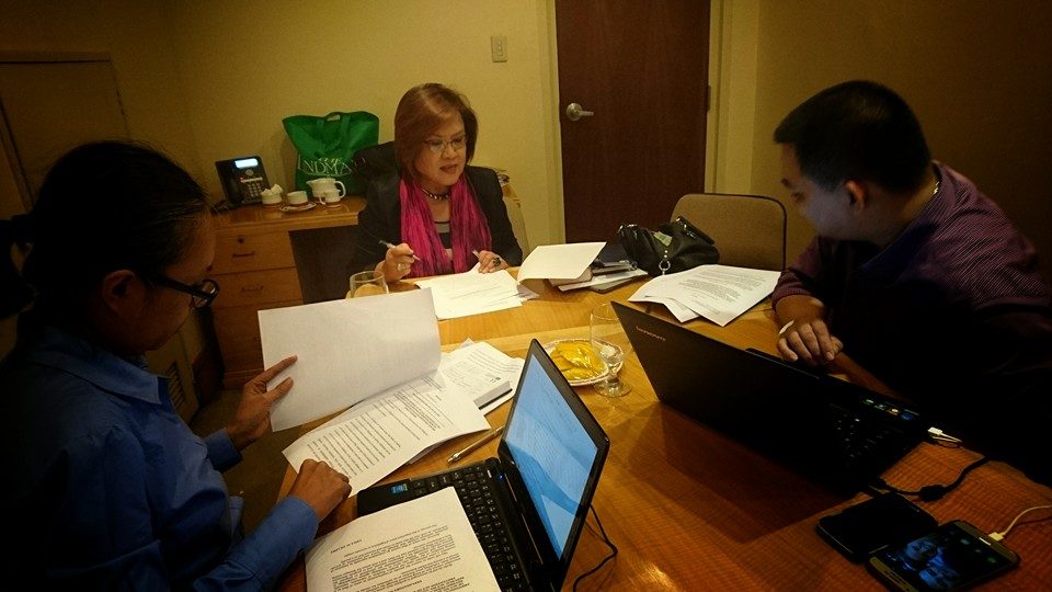 DISCUSSIONS. Newly-elected Senator Leila De Lima spends time with staff to talk about her priority bills. Photo from De Lima's official Facebook account 
