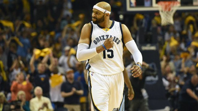 At 40, Vince Carter aims to keep playing